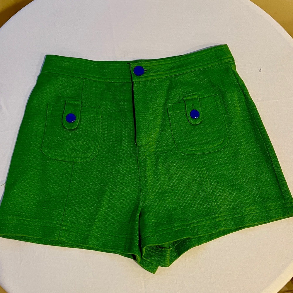 Adorable Green Women’s Shorts. Blue buttons. Retro inspired!